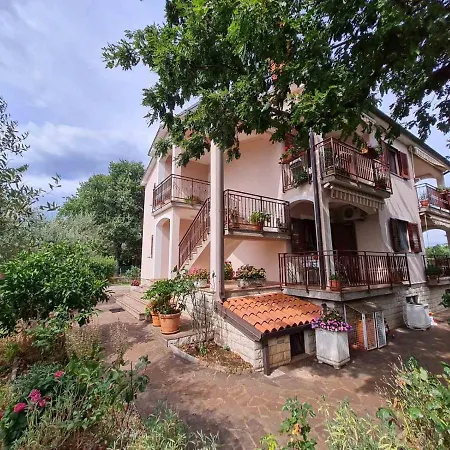 Ornela Apartment